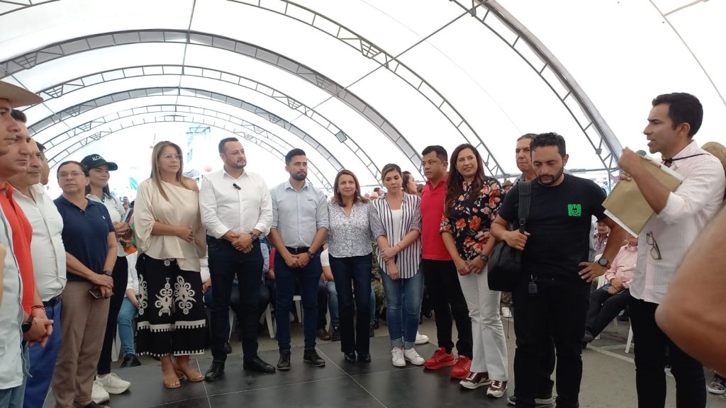 Gira del Gobernador JORGE EMILIO REY ÁNGEL en PACHO