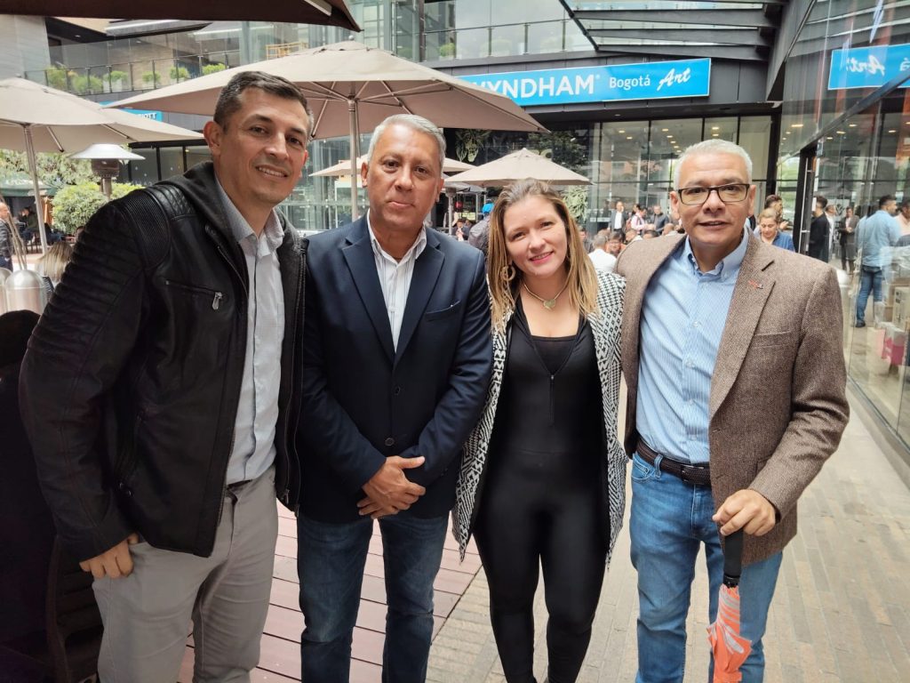 REUNIÓN DE EX ALCALDES EN EL TRYP