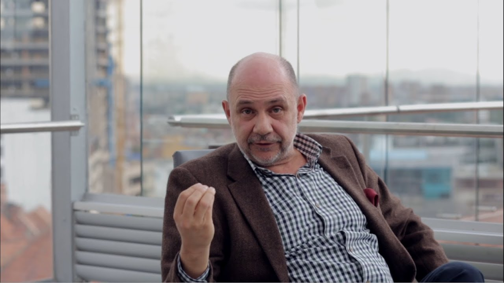 Columna de opinión: <Nos une el amor a Colombia>