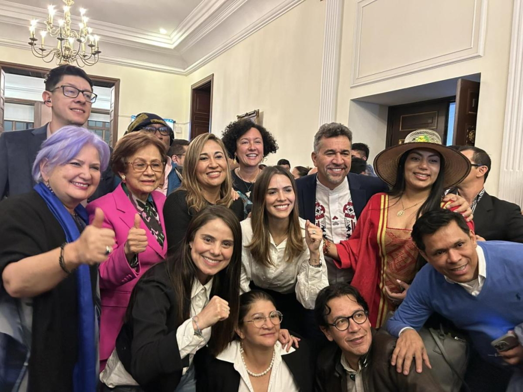 NOTICIAS NACIONALES: APROBADA LA REFORMA LABORAL