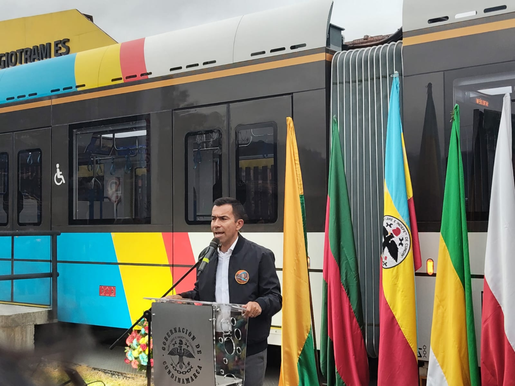 GOBERNACIÓN DE CUNDINAMARCA: REGIOTRAM sigue su camino a paso rápido