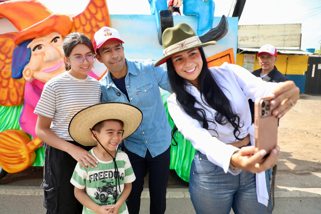 El Gobernador de Cundinamarca Jorge Emilio Rey y su familia , en el Festival de Hortalizas