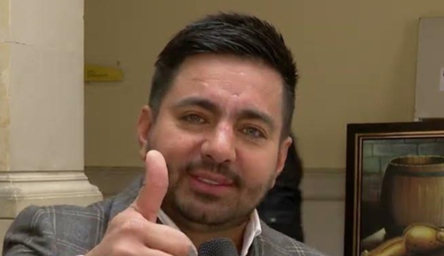 El Representante a la Cámara, JULIO ROBERTO SALAZAR PERDOMO… ¡muy contento!