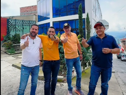 ¡LOS CHICOS MARAVILLA!: Trabajando en equipo por CAMBIO RADICAL