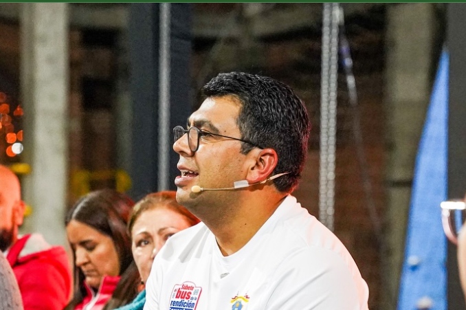 EL ALCALDE JUIAN SANCHEZ «PERICO» cerro en el COLISEO LEÓN XII